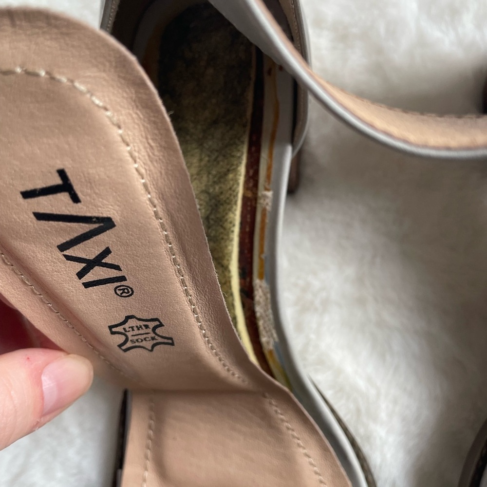 Taxi size 39 Women's Gray Sandals - Picture 7 of 8
